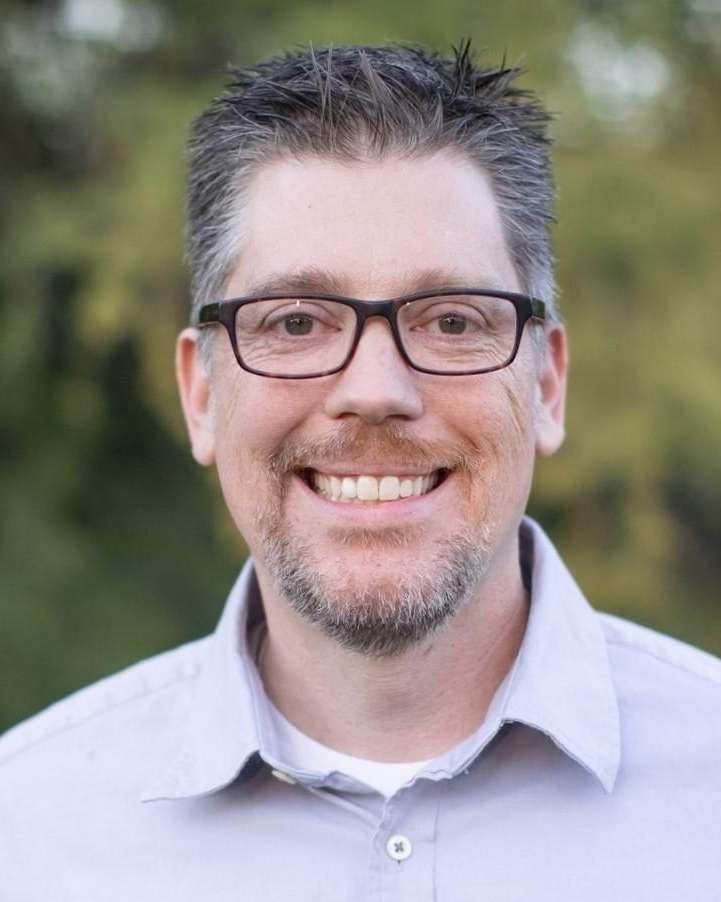 Headshot of Dr. Milana, a dentist in Phoenix, AZ