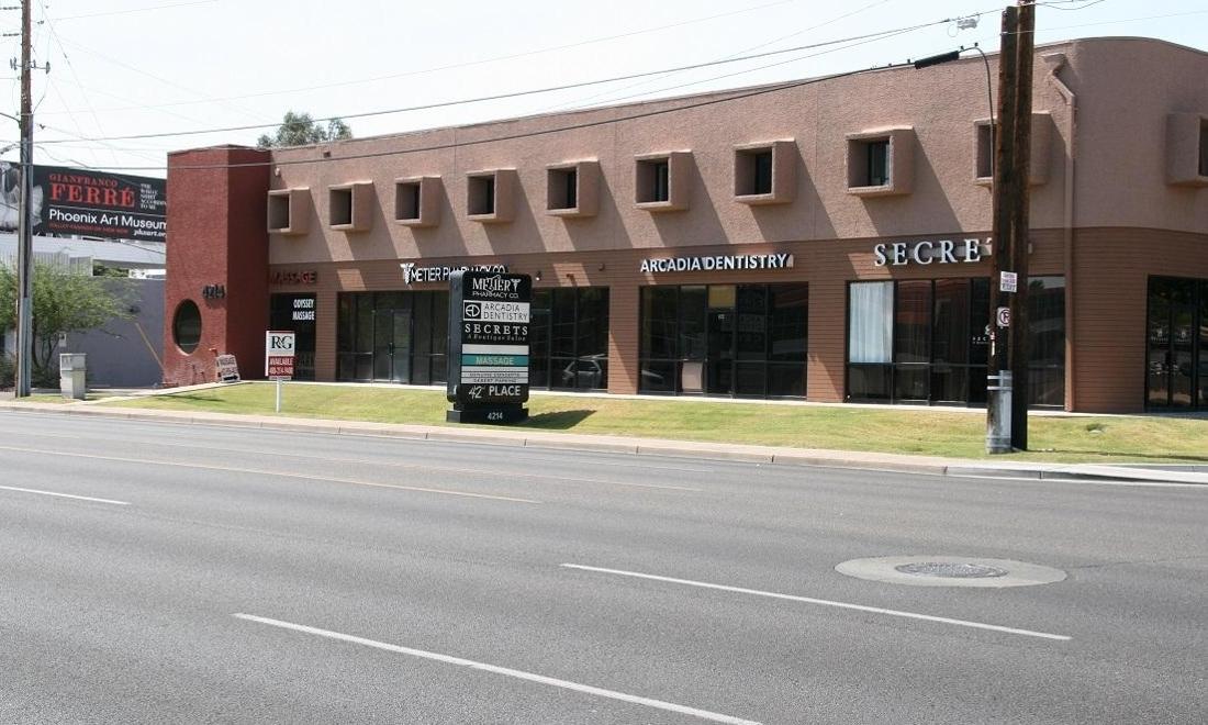 A view of our practice exterior of our phoenix dental practice